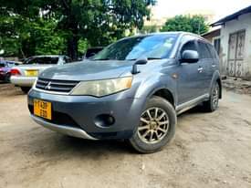 A picture of MITSUBISH OUTLANDER GOOD NEW FOR SELL 21M SO PLSEEEEE CALL