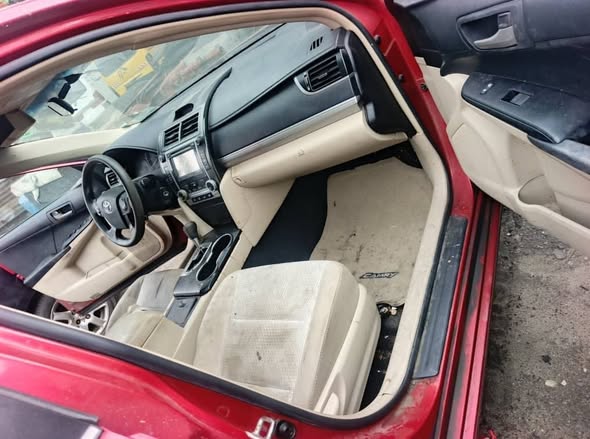 A picture of Toyota Camry 2012 Le