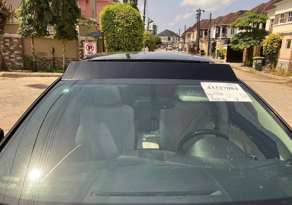 A picture of DEALERS DEAL TOKS VENZA 2010 PANO KEY V6 14 2M