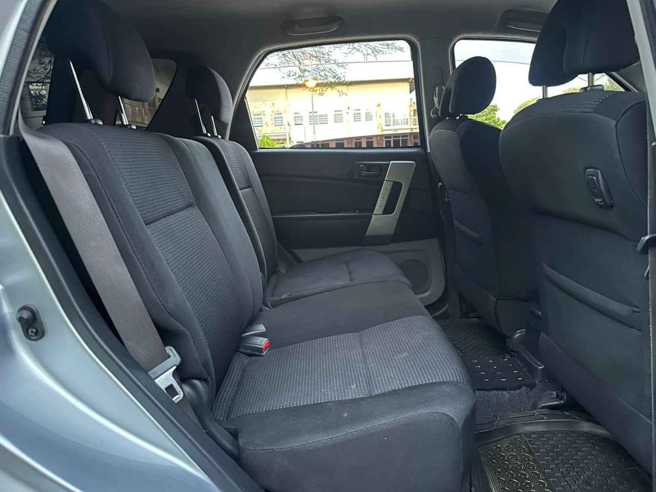 A picture of MERCEDES BENZ E300