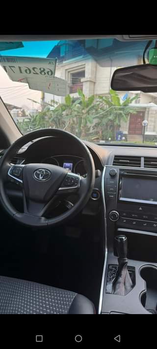 A picture of Camry SE