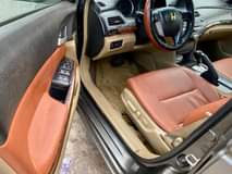 A picture of Honda Accord 2012