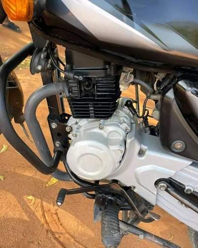 A picture of Boxer BM 150 gia5 new model inauzwa mbagala zakhem