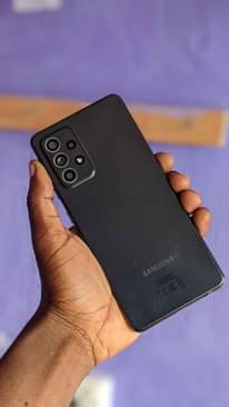 A picture of Samsung a52s