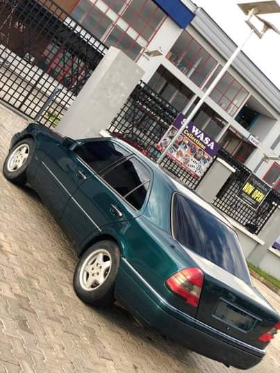 A picture of FOR SALE EXTREMELY CLEAN USED MERCEDES BENZ C180 JAKA 2002