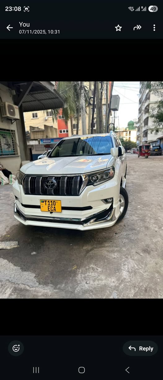 A picture of Toyota prado