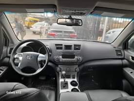 A picture of Foreign Used Toyota Highlander 2012