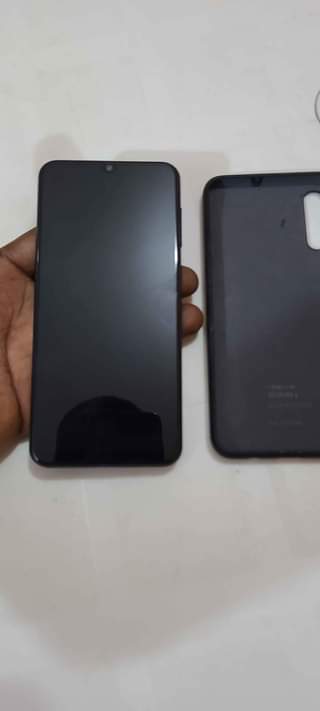 A picture of Samsung A50 Galaxy phones