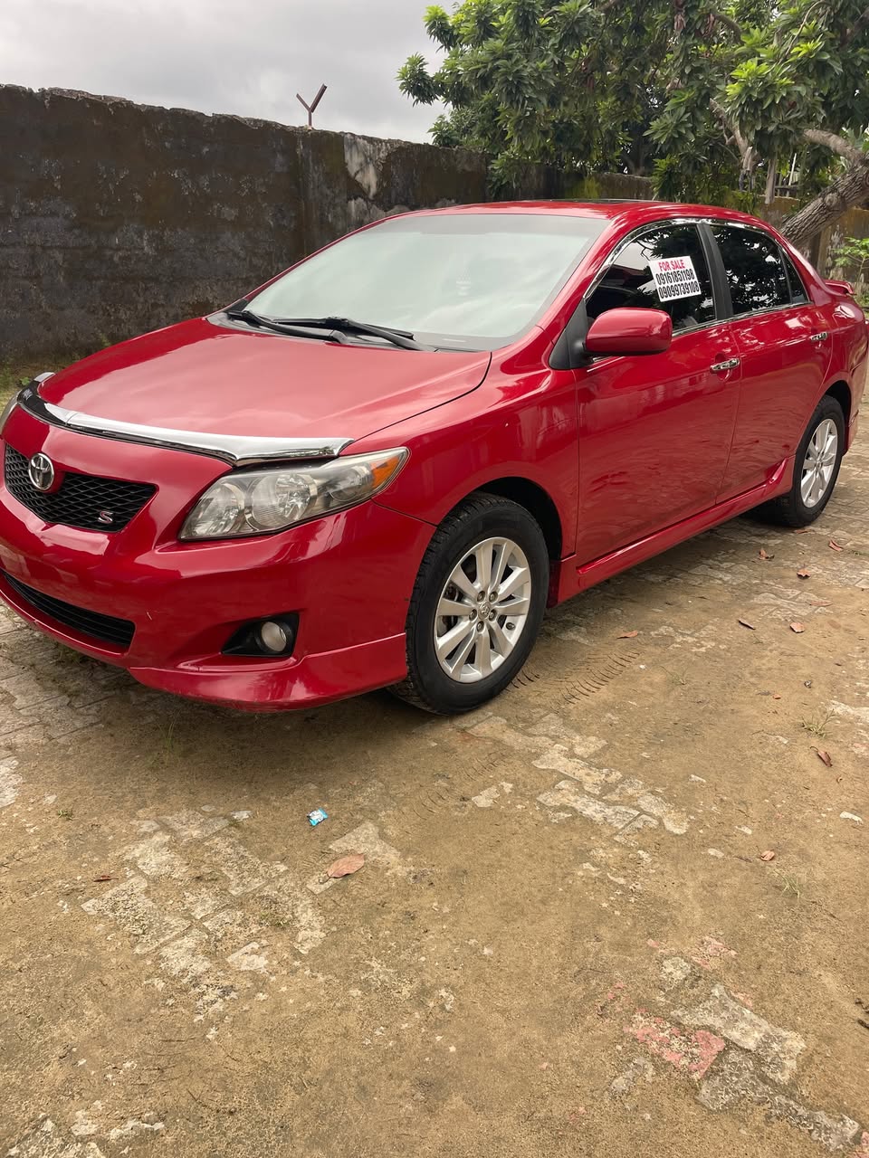 A picture of 2010 Toyota corolla