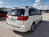 A picture of Tokunbo Toyota Sienna everything working perfectly call or WhatsApp me