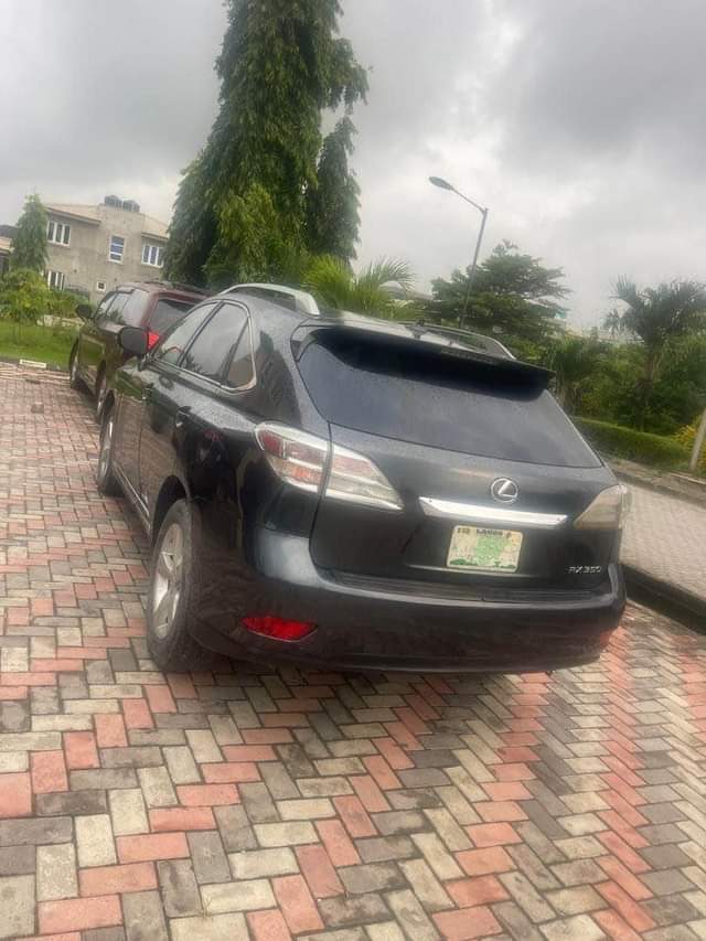 A picture of Lexus rx350 2011