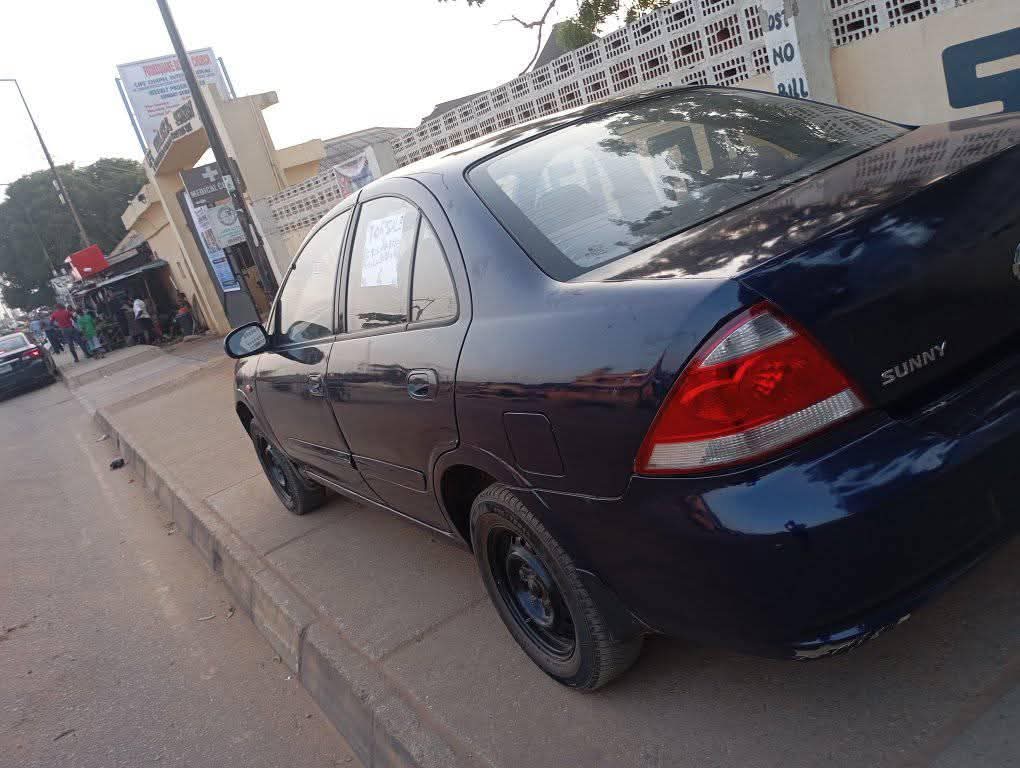 A picture of 2006 Nissan sunny