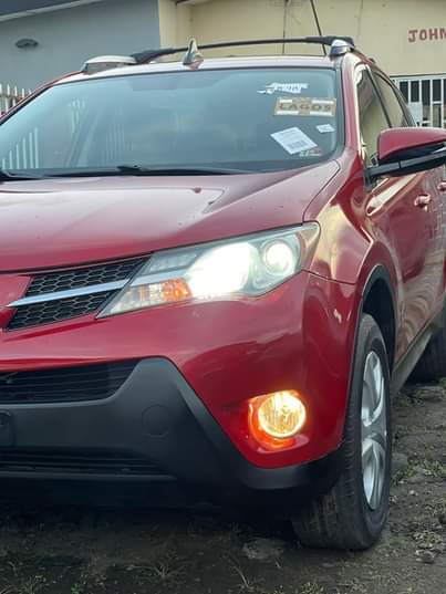 A picture of Toyota Rav4 2015 Le foreign used accident free with navigation