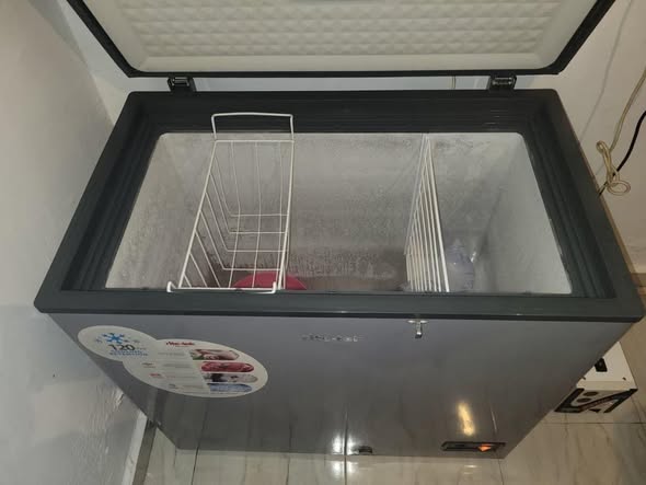 A picture of 200liters Ritek deep freezer with key available in warri 290k