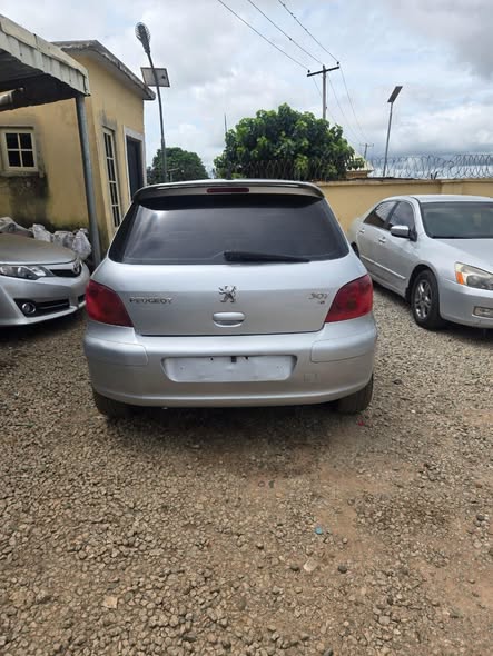A picture of Car