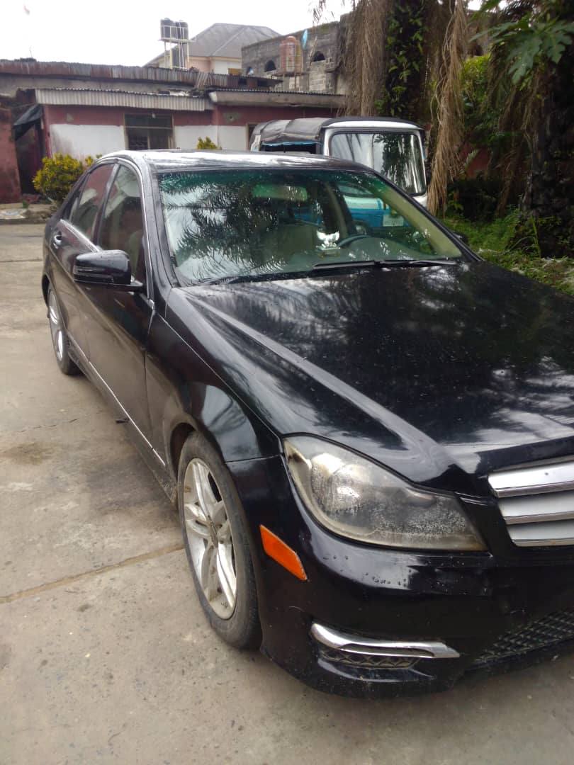 A picture of Mercedes Benz C300
