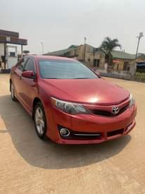 A picture of TOYOTA CAMRY 2013 SE