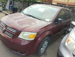 A picture of 2009 Dodge caravan tokumbo Price 3 5m Location Amuwo odofin