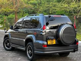 A picture of Toyota prado