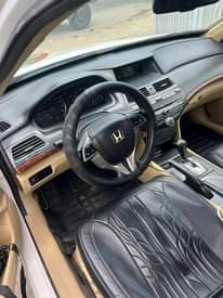 A picture of Reg Honda crosstour 2010 model