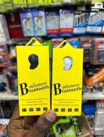 A picture of Flash fan pods earphones
