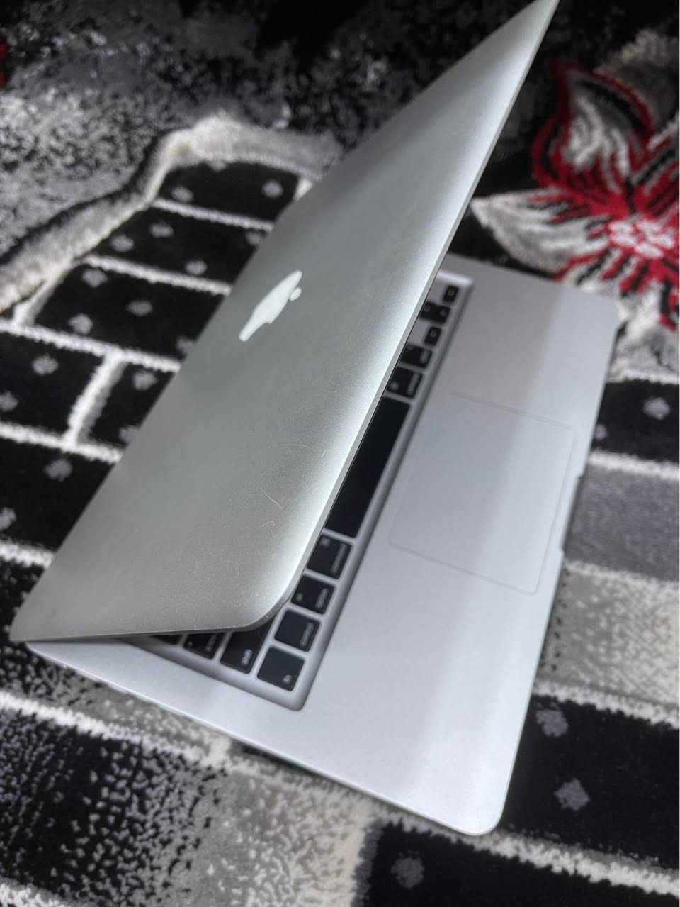 A picture of MacBook Pro 2011