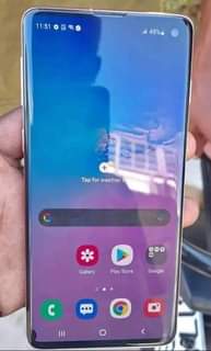 A picture of SAMSUNG S10 PLAIN