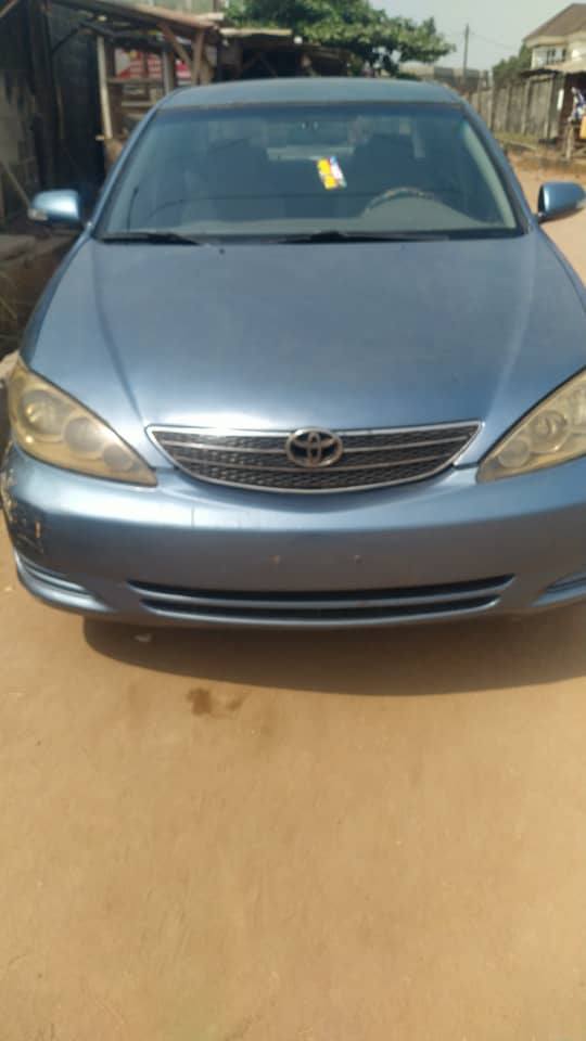 A picture of Toyota Camry 04