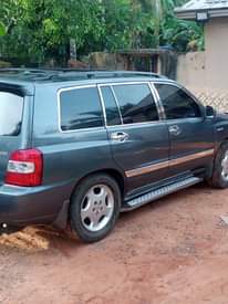 A picture of Toyota Highlander 2005
