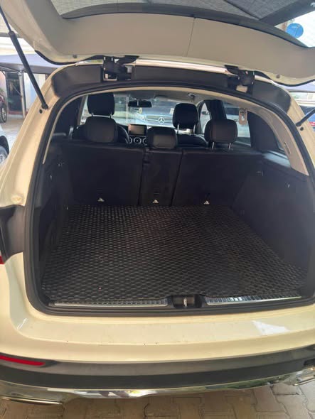 A picture of Mercedes Benz GLC 300