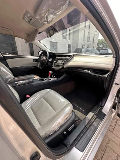 A picture of 2013 TOYOTA Avalon