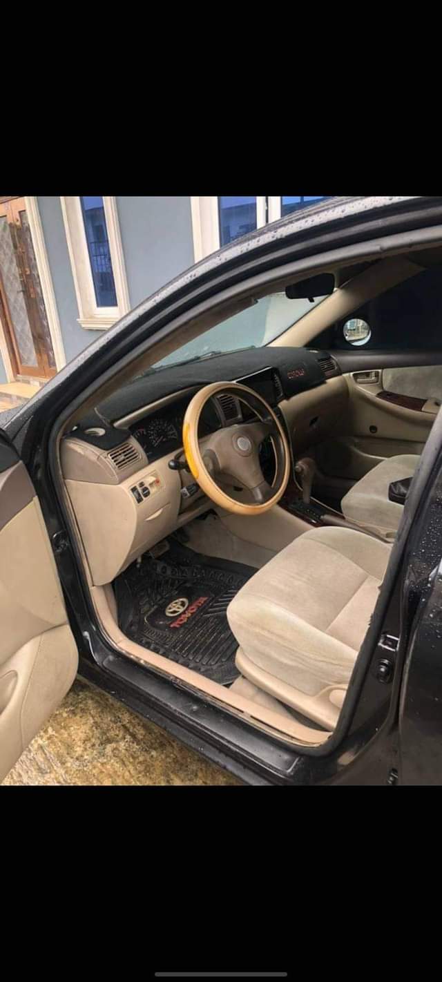 A picture of 2004 Toyota Corolla 2004