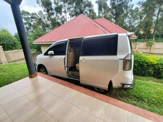A picture of Toyota Noah