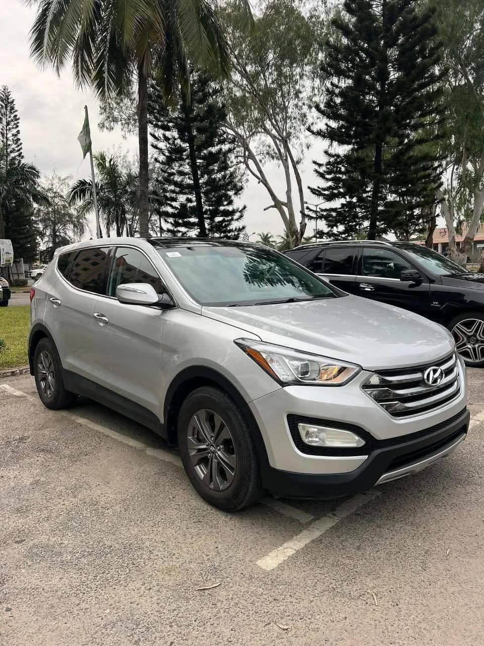 A picture of 2015 Hyundai santa fe
