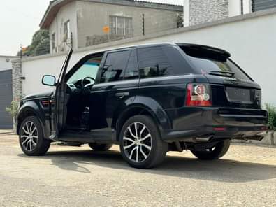 A picture of NEW ENTRY Range Rover Sport 2012 model Luxury edition PRICE