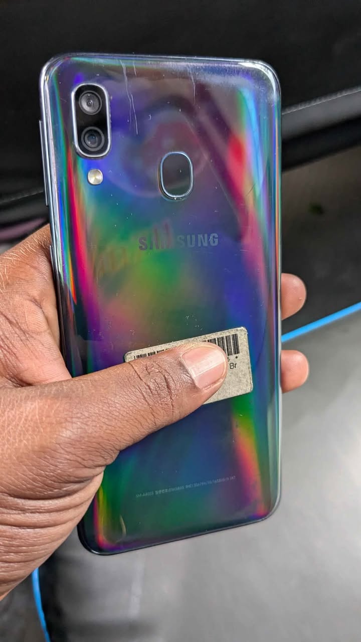 A picture of Samsung A40 Gb64