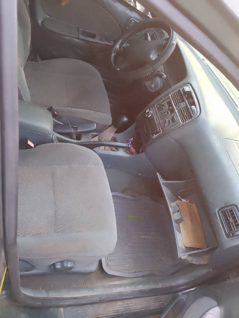 A picture of Toyota Avensis manual