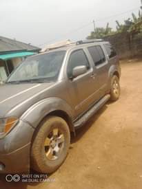 A picture of Nissan Pathfinder 2006