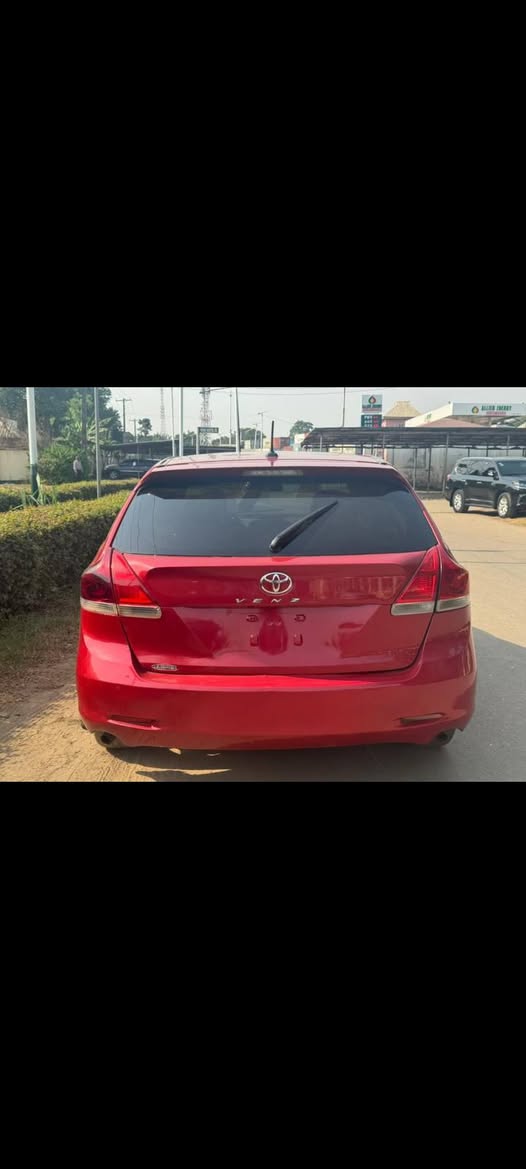 A picture of Toyota Venza 2011