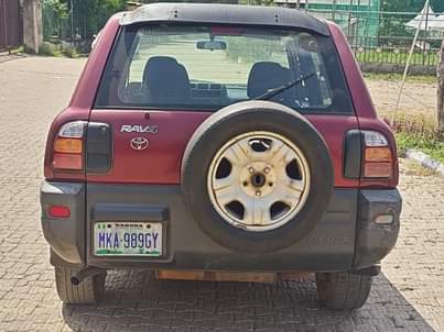 A picture of 2002 RAV4