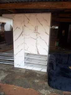 A picture of 3 face wardrobe