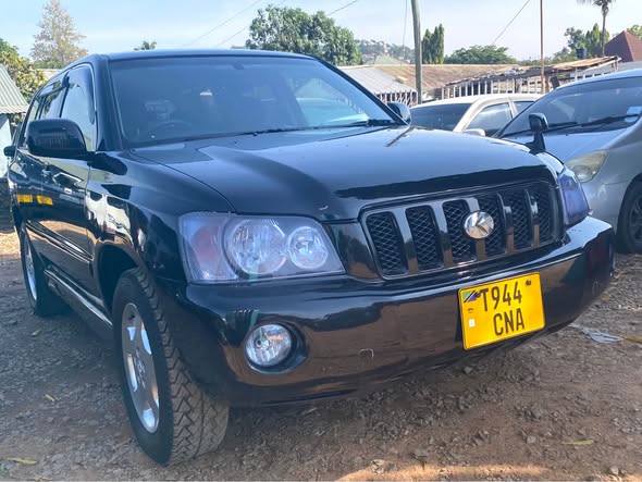 A picture of Toyota kuruger mpya sana inauzwa