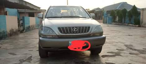 A picture of Lexus 300 For sale for sale in good condition Gear