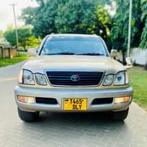 A picture of Mwamba kazini Landcruiser v8 Petrol 4660cc Full option Sun roof