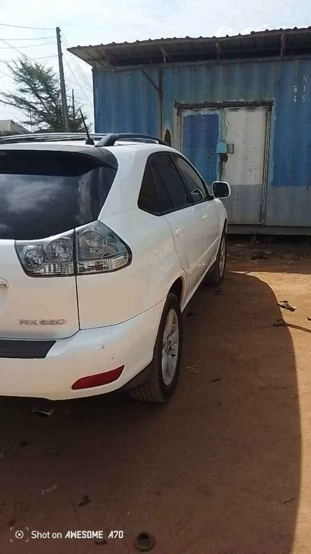 A picture of 2005 Lexus rx