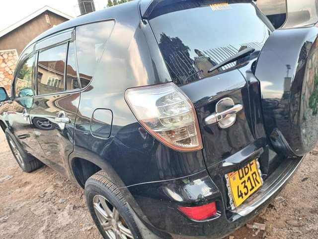 A picture of Toyota Corolla Rav4