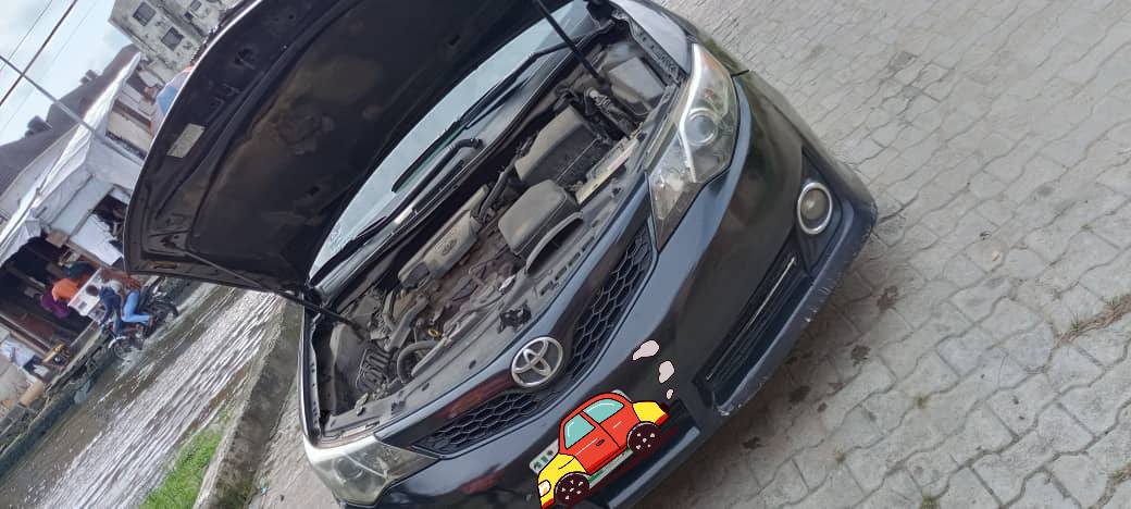 A picture of Nigerian Used 2013 Toyota Camry SE