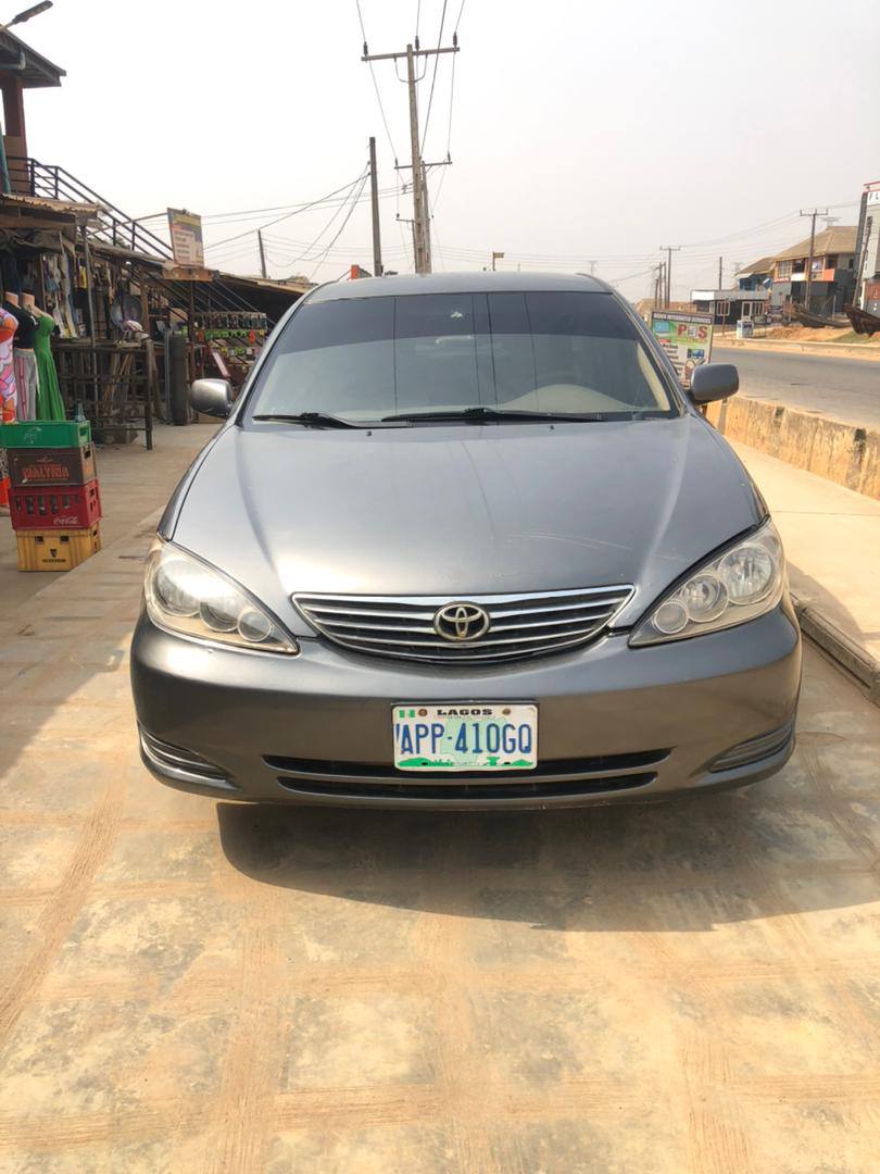 A picture of TOYOTA CAMRY V4