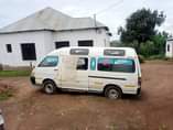 A picture of Nauza hiace zote 2rz nyekundu ml 8.5 nyeupe ml 6