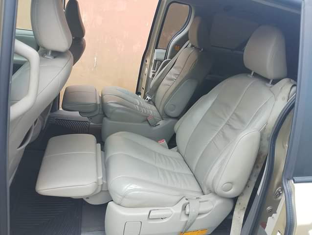 A picture of 2012 Toyota sienna Price 18m Location Amuwo odofin Lagos 08104035257